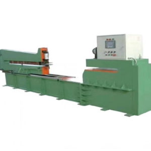 Insulating cardboard shearing machine