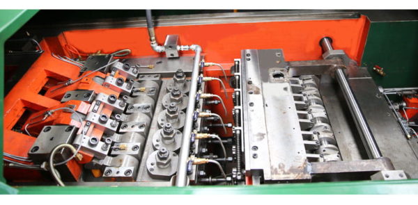 Five Station Bolt Making Machine main slider