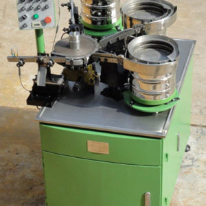 Automatic high speed screws and washers assembling machine